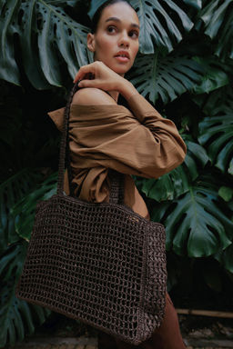 BOLSO MAXI SHOPPER TRENZADO / Marr?n