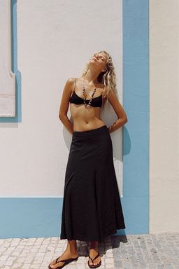 FALDA MIDI FLUIDA / Negro