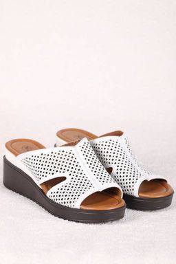 Сабо женские белые