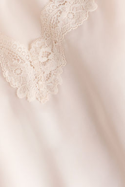 Camis?n lencero de sat?n con detalles de encaje - H&m фото 8
