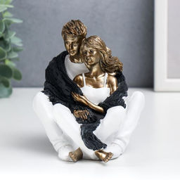 Фигурка полистоун «Влюблённые в белой одежде, нежность и объятия», 12×10.5×12 см