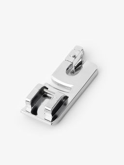 Цена за 2 шт. Лапка для швейных машин, подрубочная, 4 мм, 1.4×3.6 см