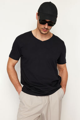 TRENDYOL MAN Siyah Regular/Normal Kesim V-Yaka Basic %100 Pamuklu T-Shirt TMNSS24TS00084 - Trendyolmilla фото 3
