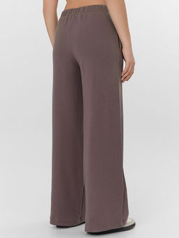 Комплект женский коричневый: джемпер и брюки - Mark formelle фото 5