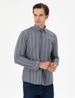 Мужская темно-синяя рубашка с длинным рукавом