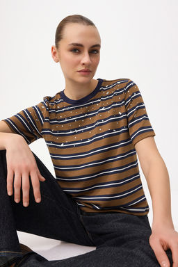 Kahverengi Cizgili Regular/Normal Kal?p Aksesuar Detayl? Tok %100 Pamuk Orme T-Shirt TWOSS26TS00121 - Trendyolmilla фото 2