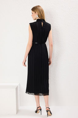 TRENDYOLMILLA Bordo Kemerli Duz Kesim Piliseli Midi Astarl? Sifon Dokuma Elbise TWOSS25EL00118  фото 4