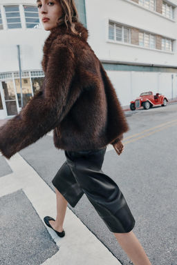 REVERSIBLE DOUBLE-FACED FAUX FUR JACKET - Zara фото 31
