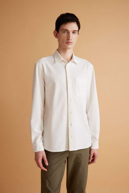 Рубашка стандартного кроя с воротником-поло и длинными рукавами