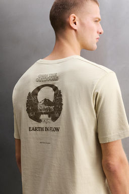 CAMISETA REGULAR FIT GR?FICO ESTAMPADO / Blanco roto