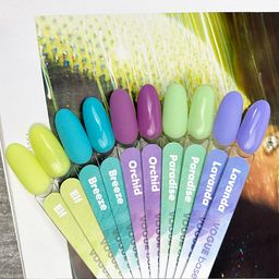 В наличии VOGUE base Breeze бирюзовая база с микроблеском