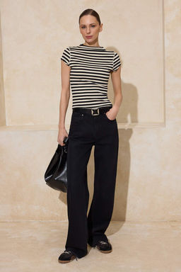 Siyah Cizgili Fitted/Vucuda Oturan Dik Yaka K?sa Kollu Yumusak Orme Bluz TWOSS26BZ00079