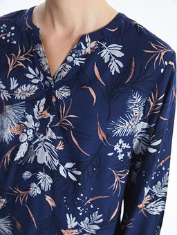 Ka??k Yaka ?i?ekli Uzun Kollu Kad?n Bluz