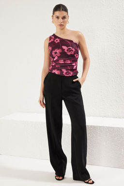 Trendyolmilla Lacivert Soyut Drape Detayl? Tek Omuzlu Fitted/Vucuda Oturan Tul Esnek Orme Bluz TWOSS24BZ00311  фото 13