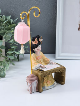 Фигурка светящаяся «Девочка в кимоно занимается каллиграфией», полистоун, 3×AG3, 6.8×11.5×21 см