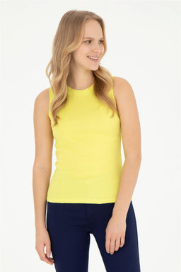 Женская фисташково-зеленая футболка