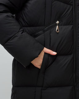 Пальто зимнее утепленное с капюшоном женское черного цвета 7729Ch - Visdeer фото 10