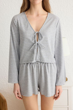Trendyolmilla Gri Melanj %100 Pamuklu Cizgili Baglamal?/Fiyonklu Sortlu Orme Pijama Tak?m? THMSS25PT00020  фото 3