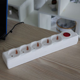 S-GSU5-3 WHITE Cетевой фильтр серии Universal, 3м (Пвс 3*0,75), 5 гнезд, с/з. 10А. Защита от перенапряжения, короткого замыкания. TM Uniel.
