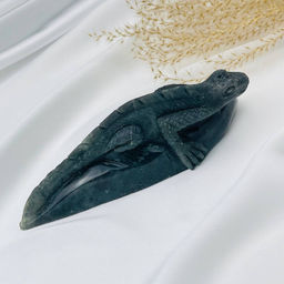 Фигурка резная "Игуана" из Лабрадора