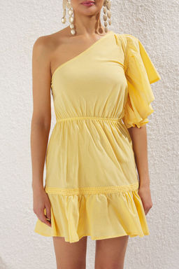 Sar? Dokuma Volanl? %100 Pamuk Tek Omuz Plaj Mini Elbise TBESS25EL00073 - Trendyolmilla фото 3