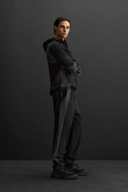 COLOUR BLOCK TECHNICAL TROUSERS - Zara фото 4