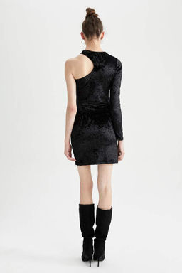 Облегающее велюровое мини-платье на одно плечо с длинными рукавами - Defacto фото 11