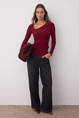 Bordo Asimetrik Yaka Detayl? Vucuda Oturan Esnek Orme Bluz TWOAW26BZ00117