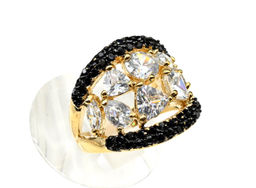 Кольцо позолоченное "Витраж" с чёрным и белым цирконом, размер 16