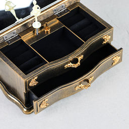 Шкатулка музыкальная+колье 22х11х8 / 63313G /уп 24/пластик