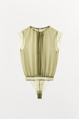 BODY BLUSA GEORGETTE ENCAJE / Verde