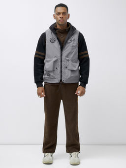 Жилет мужской утепленный спортивный серого цвета 15323Sr - Mtforce фото 2