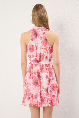 Trendyolmilla Pembe Kemerli Etegi Belden Ac?lan Cicekli Mini Dokuma Elbise TWOSS25EL00443  фото 4