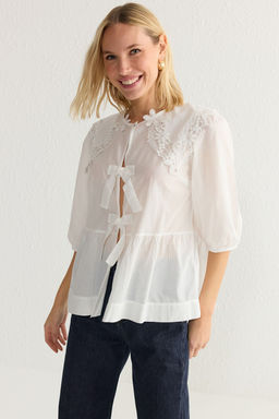 Onden Baglama ve Yakada Dantel Detayl? Dokuma