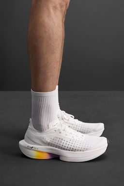LONG-DISTANCE RUNNING TRAINERS