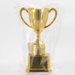 Кубок 112, наградная фигура, золото, подставка пластик, 17.7×10.5×7.5 см.