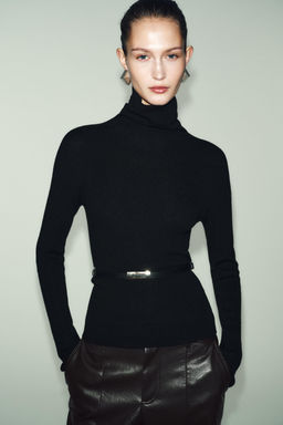 JERSEY 100% LANA CUELLO SUBIDO CINTUR?N / Negro - Zara фото 2