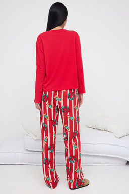 Teen K?rm?z? Ust Orme Alt Dokuma Kopek Bask?l? ve Y?lbas? Temal? Pijama Tak?m? THMAW26PT00044