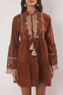 TRENDYOLMILLA Beyaz Dokuma %100 Pamuk Dantelli Mini Plaj Elbisesi TBESS20EL0862