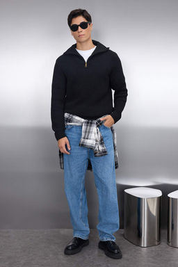 Siyah Regular Fit Yunlu Fermuarl? Bal?kc? Yaka Triko Kazak TMNAW22KZ0347