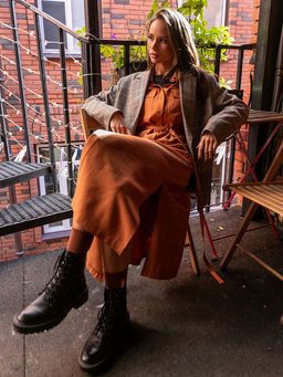 Платье с длинным рукавом