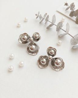 Стильные серьги