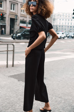 TOP MANGA ABULLONADA / Negro - Zara фото 4