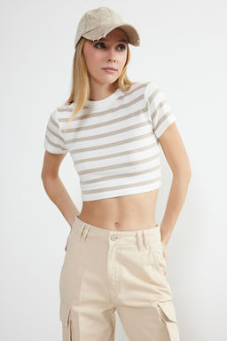 Trendyolmilla Premium Tas Ekru Cizgili Viskoz/Yumusak Kumas Crop Bisiklet Yaka Esnek Orme Bluz TWOSS23BZ00198 фото 12
