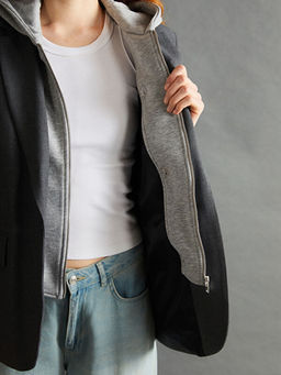 Kap??onlu Kad?n Blazer Ceket