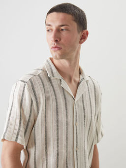 Regular Fit K?sa Kollu ?izgili Erkek G?mlek