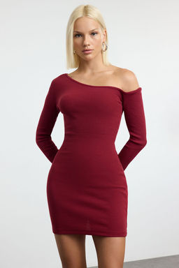 TRENDYOLMILLA Siyah Vucuda Oturan Asimetrik Yaka Omzu Ac?k Mini Fitilli Esnek Orme Kalem Elbise TWOAW23EL00118  фото 15