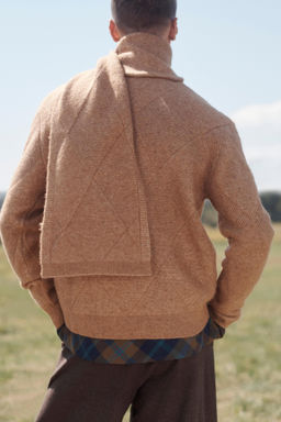 LIMITED EDITION GEOMETRIC JACQUARD SWEATER WITH SCARF - Zara фото 4