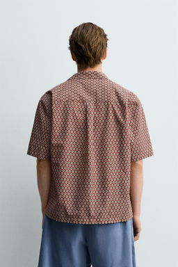 CAMISA RELAXED FIT ESTAMPADO GEOM?TRICO / Teja