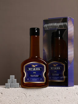 Подарочный набор косметики Мужик, гель для душа во флаконе коньяка 250 мл и мыло для рук, HARD LINE